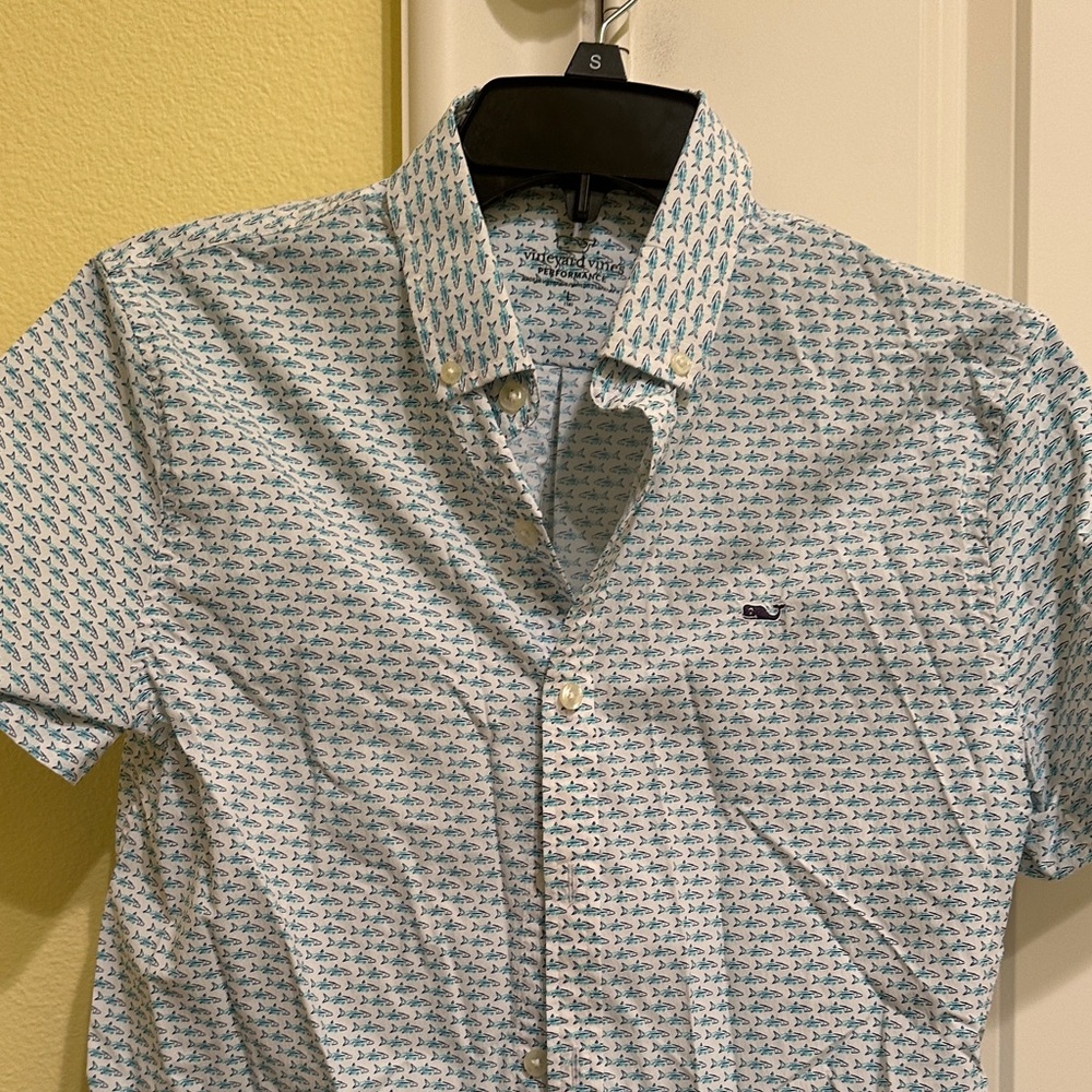 Vineyard Vines boys performance Light Blue and White Patterned Shirt w Fish